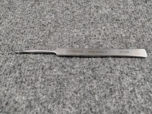 Hook Retractor, 16.5cm, Single Prong, Sharp